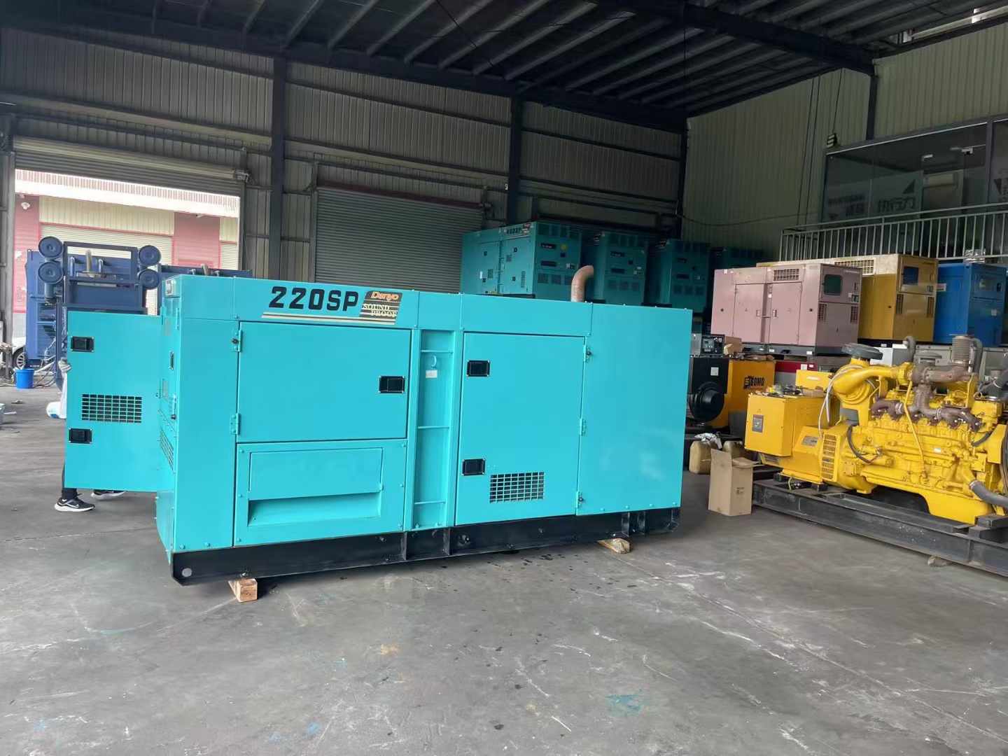 宕昌柴油发电机组长期不间断运行时，如何监控其温度和压力？