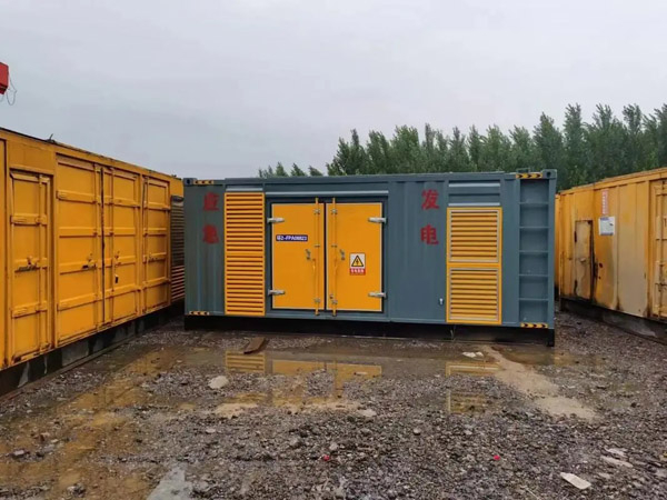 宕昌柴油发电机如何判断干式空气滤清器是否需要更换？